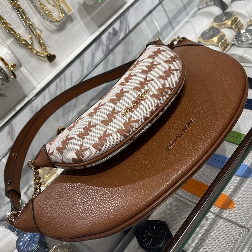 MICHAEL KORS Hollis Medium 2-in-1 Pebbled Leather and Logo Jacquard Shoulder Bag - Picture 9 of 16